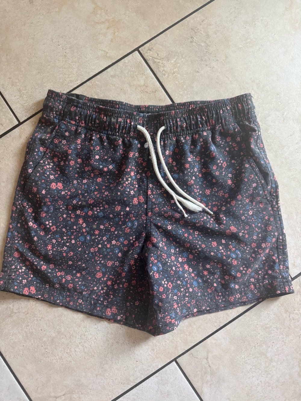 RSQ Men’s Dark Floral Drawstring Swim Trunks size s